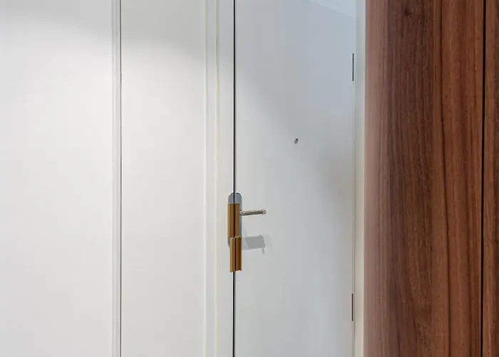 Core -studio Parking -50 Cents * Люксембург